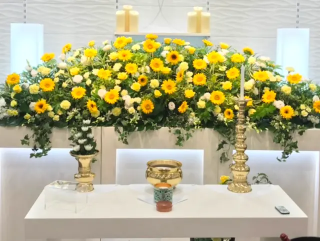 実績６式場を彩る花